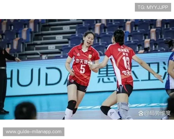 天津女排王倩扣球连续得分，助队获胜